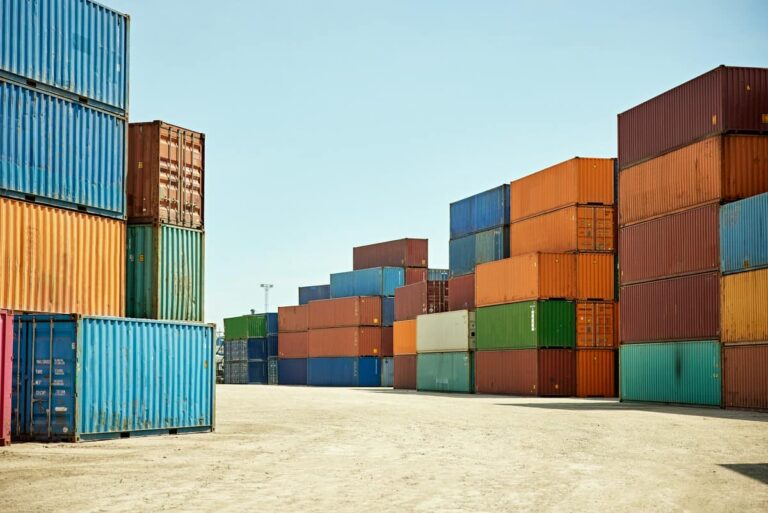 Read more about the article Jak kontenery magazynowe zwiększają efektywność operacyjną w logistyce?